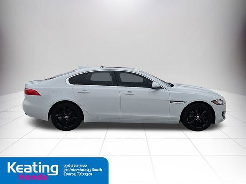 Used 2020 Jaguar XF Premium image 9