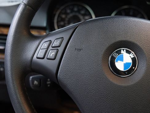 Used 2006 BMW 325xi Wagon image 12