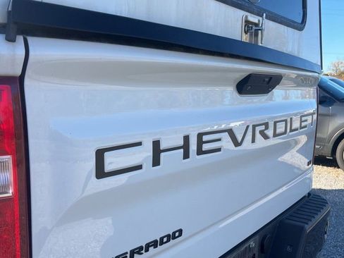 Used 2021 Chevrolet Silverado 1500 LT Trail Boss w/ Convenience Package II image 8