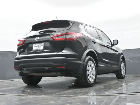 Used 2020 Nissan Rogue Sport S image 39