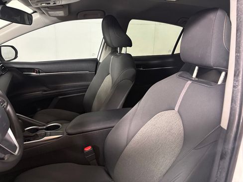 Used 2022 Toyota Camry LE w/ Carpet Mat Package (TMS) FWD image 17
