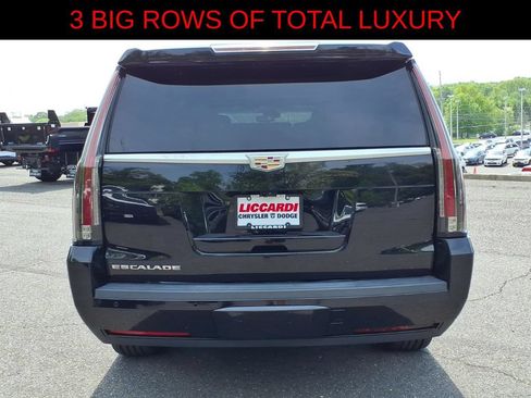 Used 2019 Cadillac Escalade ESV Luxury AWD/4WD image 6