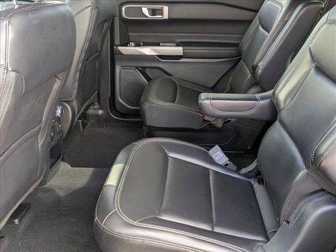 Used 2021 Ford Explorer XLT w/ Equipment Group 202A image 19
