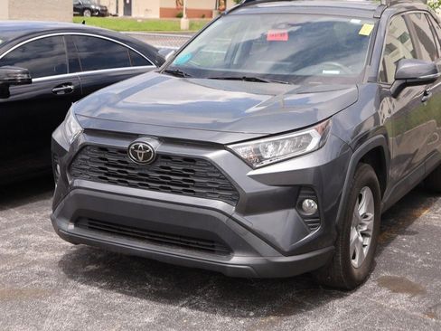 Used 2020 Toyota RAV4 XLE w/ Convenience Package FWD image 2