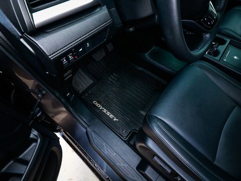 Used 2025 Honda Odyssey EX-L image 17