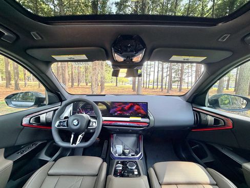 New 2026 BMW X3 xDrive30i w/ Premium Package AWD/4WD image 2