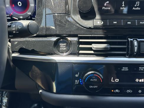 Certified 2025 Nissan Pathfinder Platinum w/ Cargo Package image 30