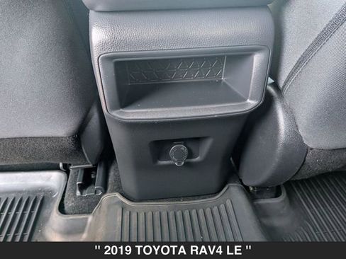 Used 2019 Toyota RAV4 LE image 29