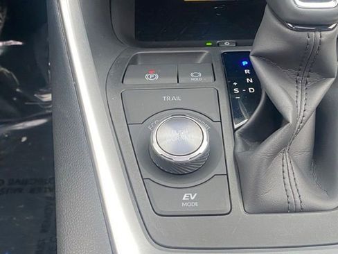 Certified 2025 Toyota RAV4 XSE AWD/4WD image 21