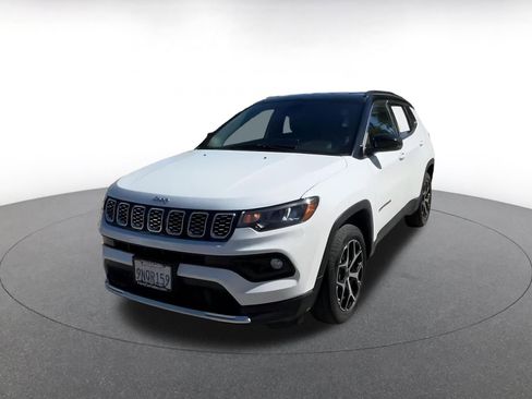 Used 2025 Jeep Compass Limited image 7