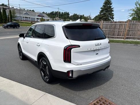 Used 2024 Kia Telluride EX AWD/4WD image 5