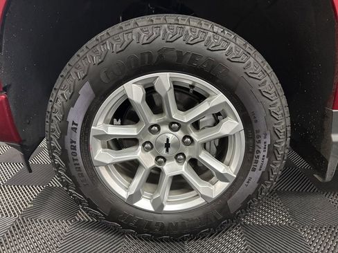 Used 2025 Chevrolet Silverado 1500 RST w/ Z71 Off-Road Package AWD/4WD image 35
