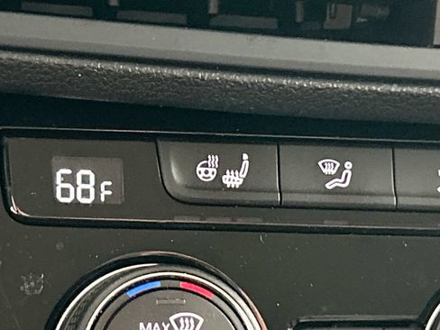 Certified 2021 Volkswagen Jetta SE w/ SE Cold Weather Package FWD image 20