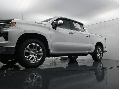Used 2024 Chevrolet Silverado 1500 LTZ w/ LTZ Convenience Package II AWD/4WD image 33