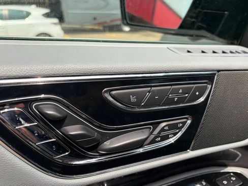Used 2018 Lincoln Navigator Reserve w/ Technology Package AWD/4WD image 17