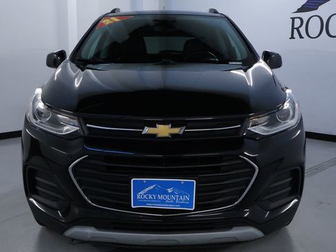 Used 2021 Chevrolet Trax LT image 2