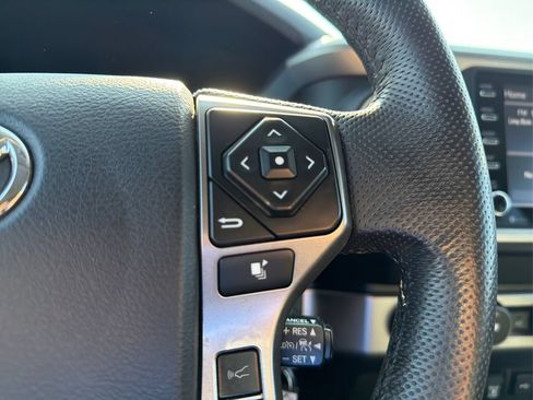 Used 2020 Toyota Tacoma SR5 AWD/4WD image 28