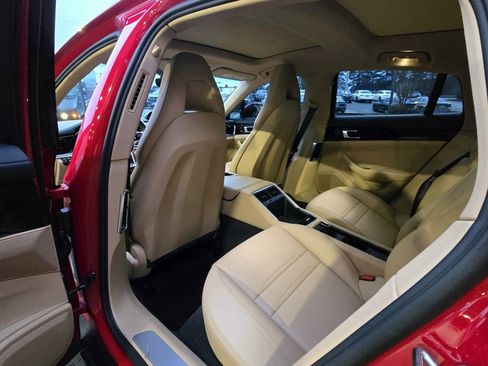 Used 2020 Porsche Panamera image 17