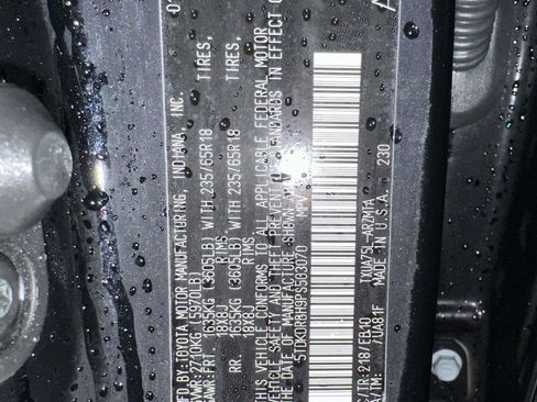 Used 2023 Toyota Highlander XLE image 34