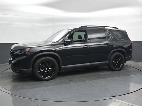 Used 2025 Honda Pilot Black Edition image 9