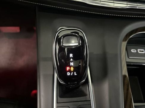 Used 2023 Cadillac Escalade Sport Platinum w/ LPO, ONYX Package AWD/4WD image 16