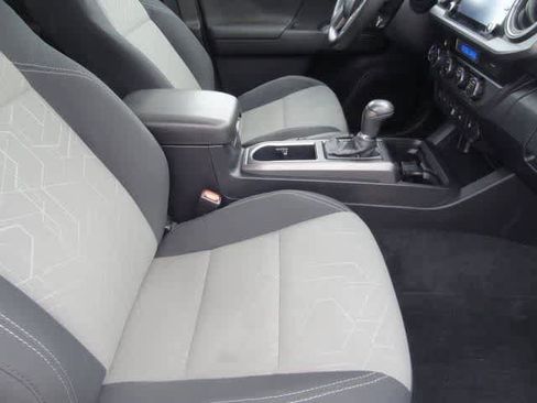 Used 2022 Toyota Tacoma TRD Off-Road w/ Technology Package image 14