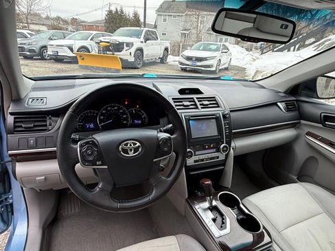 Used 2012 Toyota Camry XLE w/ Leather Pkg image 14
