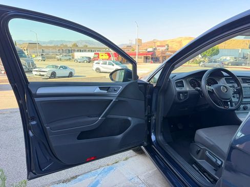 Used 2016 Volkswagen Golf S FWD image 9