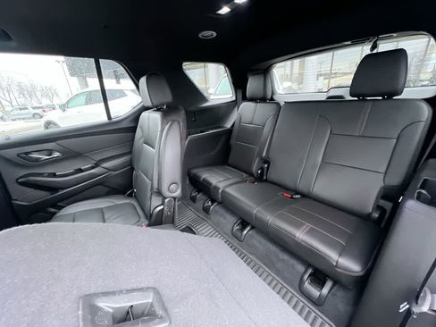 Used 2023 Chevrolet Traverse RS image 24