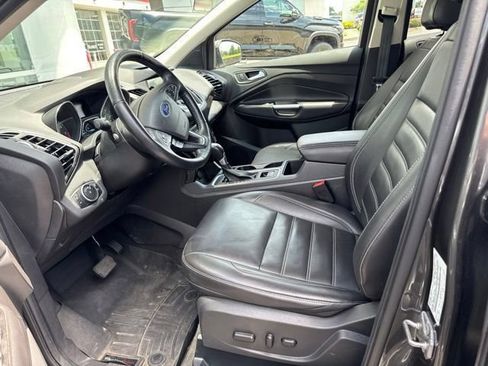 Used 2017 Ford Escape Titanium FWD image 5