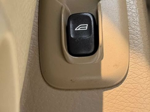 Used 2013 Volvo XC90 3.2 FWD image 27
