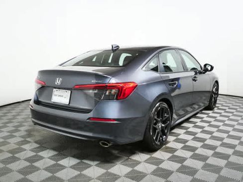 Used 2023 Honda Civic Sport image 3