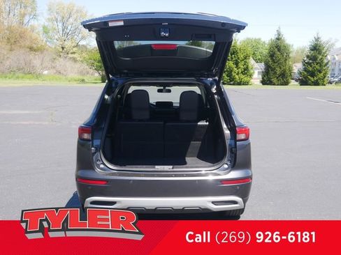 Used 2024 Mitsubishi Outlander SE AWD/4WD image 16