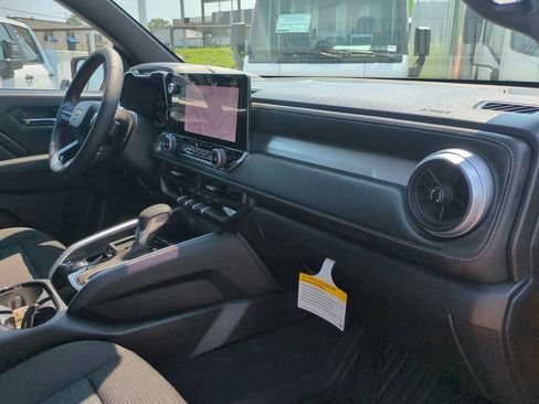 New 2025 Chevrolet Colorado LT image 29