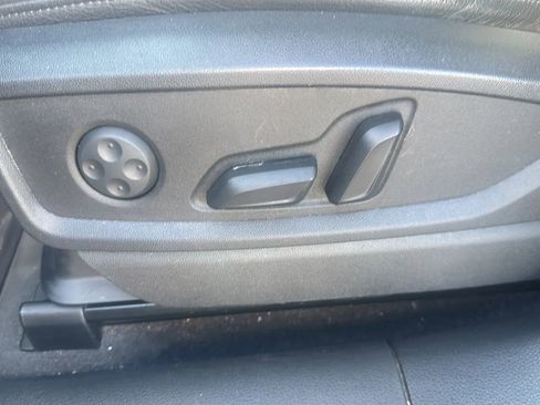 Used 2018 Audi Q5 2.0T Premium Plus w/ Premium Plus Package image 17