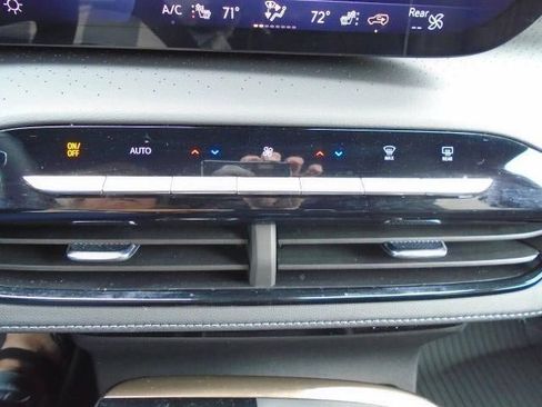 Certified 2025 Buick Enclave Avenir w/ Super Cruise Package AWD/4WD image 15