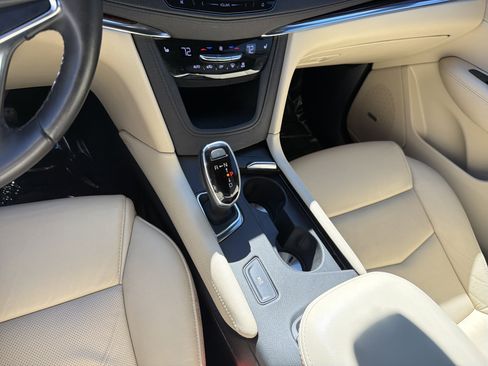 Used 2019 Cadillac XT5 Luxury image 33