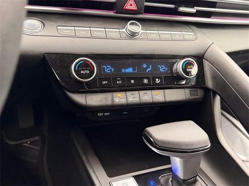 Used 2024 Hyundai Elantra SEL image 20