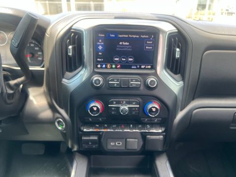 Used 2019 Chevrolet Silverado 1500 LT Trail Boss AWD/4WD image 9