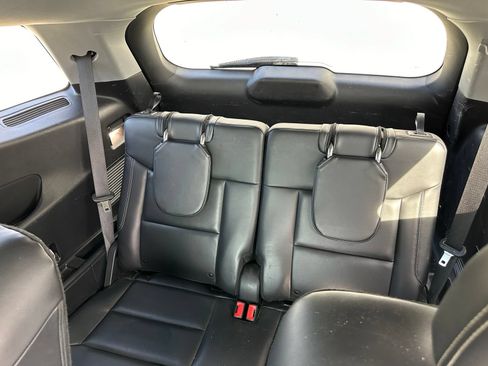 Used 2021 Ford Explorer XLT w/ Equipment Group 202A RWD image 15