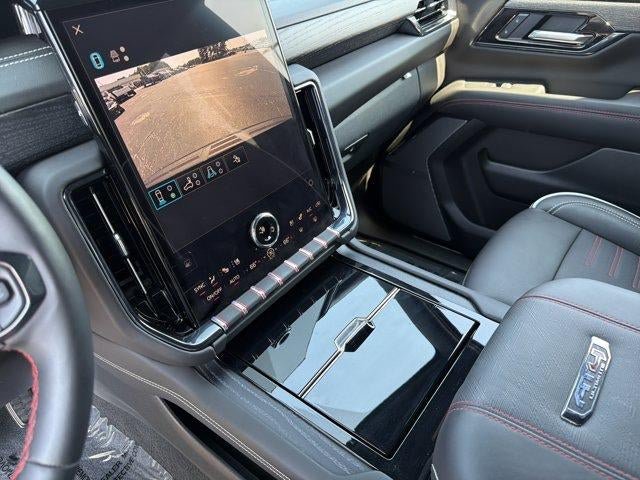 Used 2025 GMC Yukon AT4 Ultimate AWD/4WD image 33