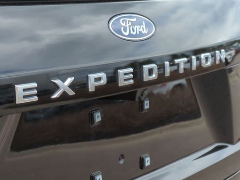 Used 2025 Ford Expedition Active AWD/4WD image 13