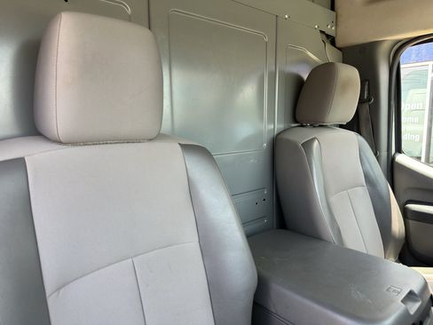 Used 2016 Nissan NV 2500 SV w/ Technology Package RWD image 12