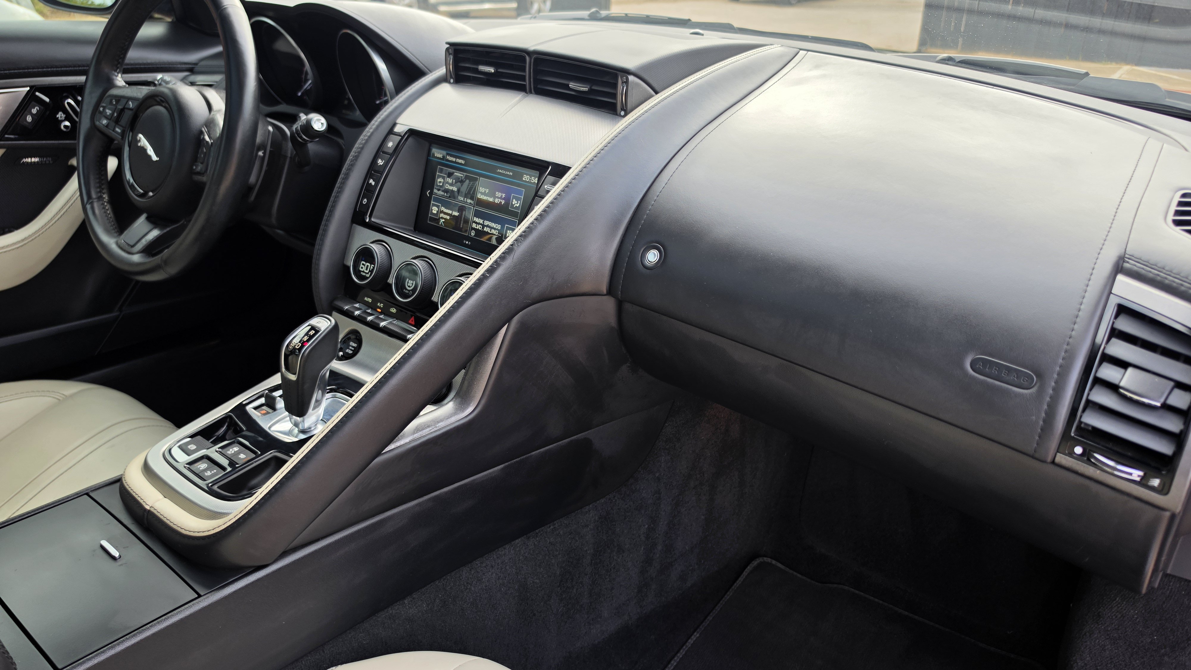 Used 2016 Jaguar F-TYPE Coupe RWD image 26