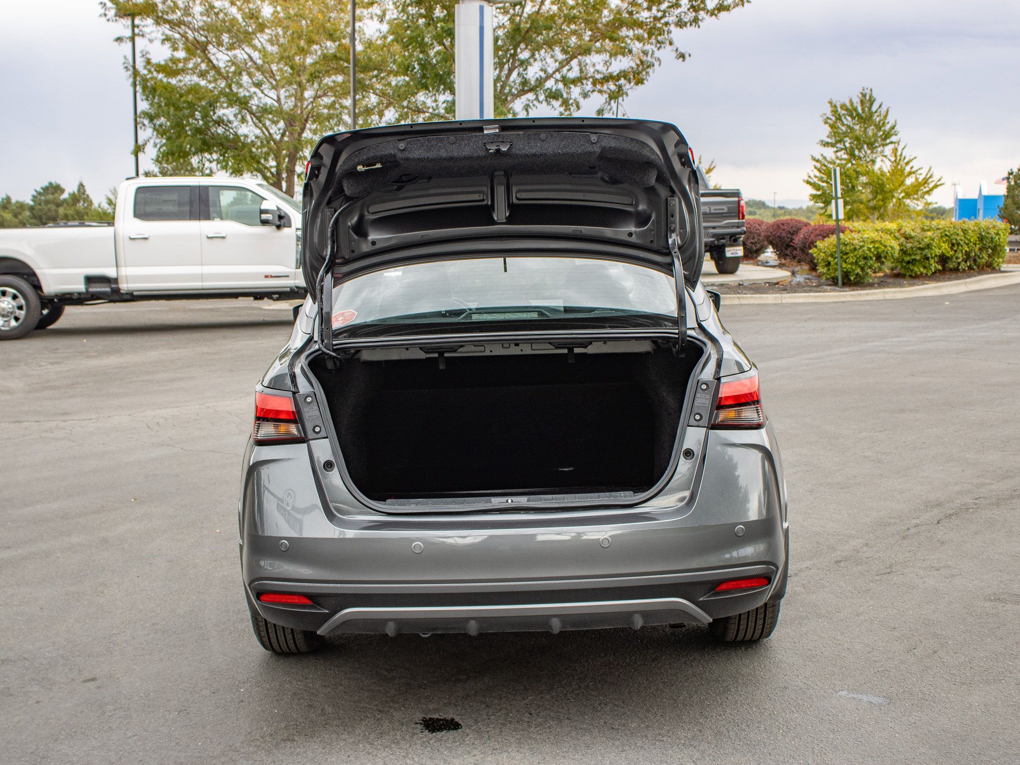 Used 2025 Nissan Versa S w/ Trunk Package FWD image 10