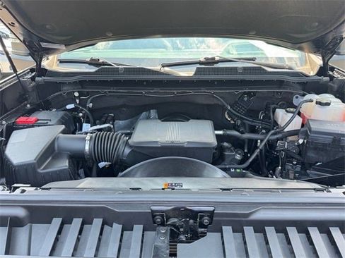Used 2024 Chevrolet Silverado 2500 ZR2 w/ Technology Package image 12
