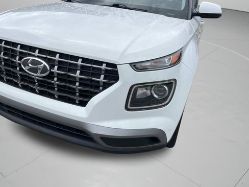 Used 2024 Hyundai Venue SEL FWD image 35