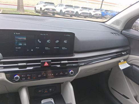 New 2026 Kia Sportage EX FWD image 9