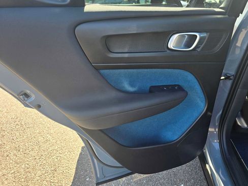 Used 2023 Volvo XC40 Recharge Ultimate image 21