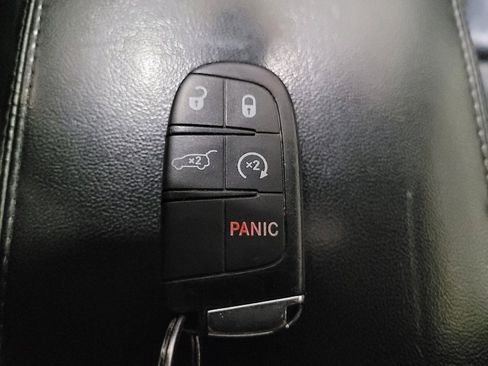 Used 2019 Jeep Grand Cherokee Limited AWD/4WD image 32